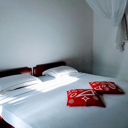 Ceylonia Guest Hotell Weligama Exteriör bild