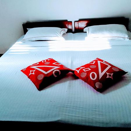 Ceylonia Guest Hotell Weligama Exteriör bild
