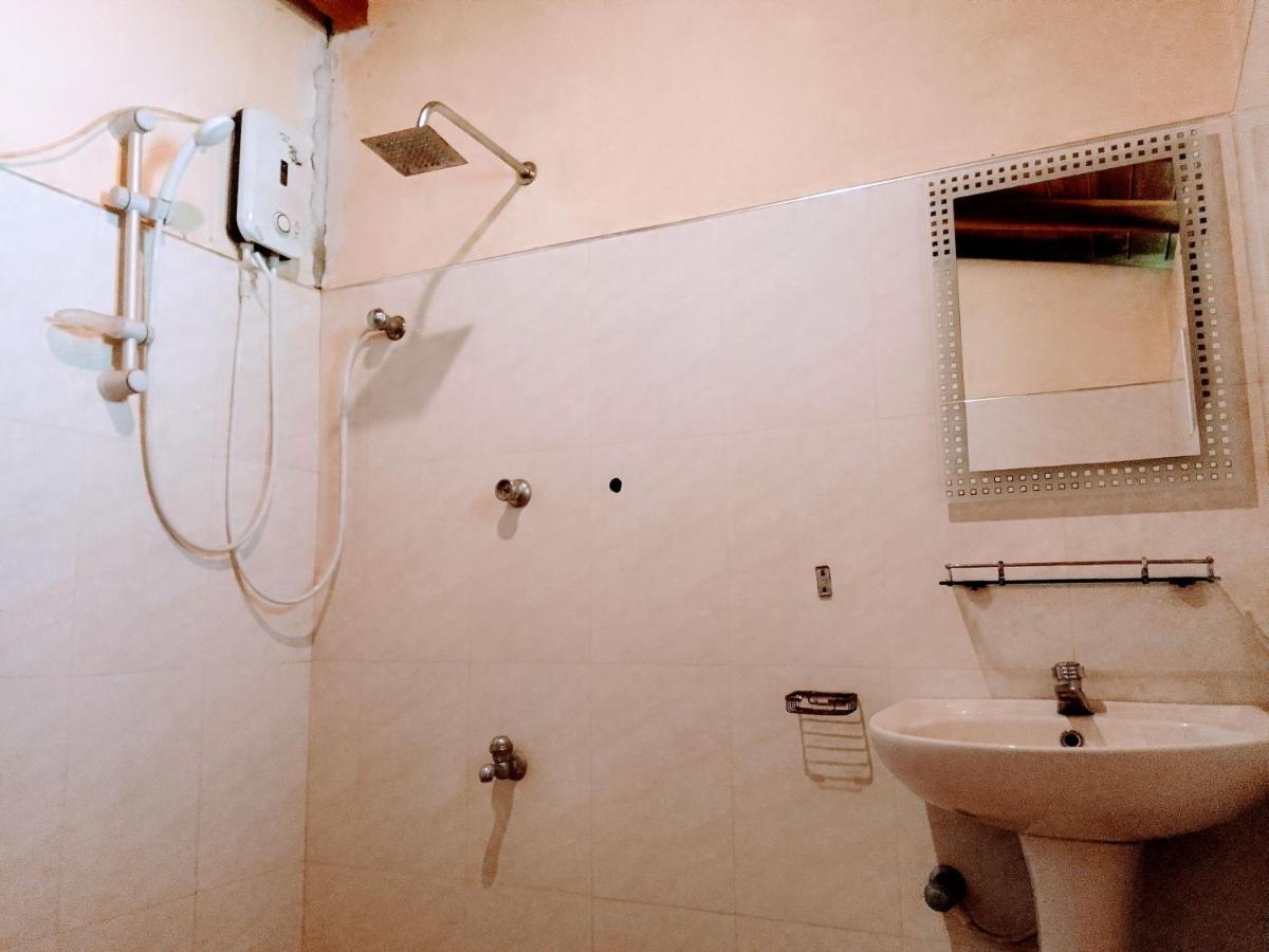 Ceylonia Guest Hotell Weligama Exteriör bild