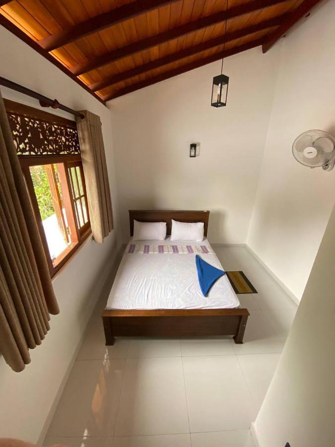 Ceylonia Guest Hotell Weligama Exteriör bild